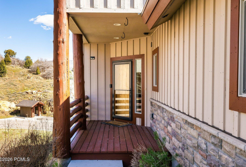 037_3360cedardrive-12_68