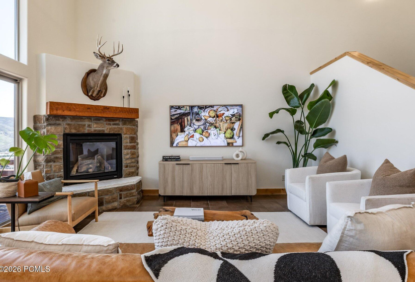 003_3360cedardrive-25_539