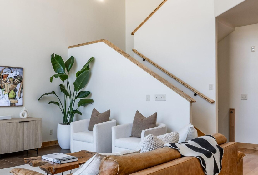 046_3360cedardrive-27_508