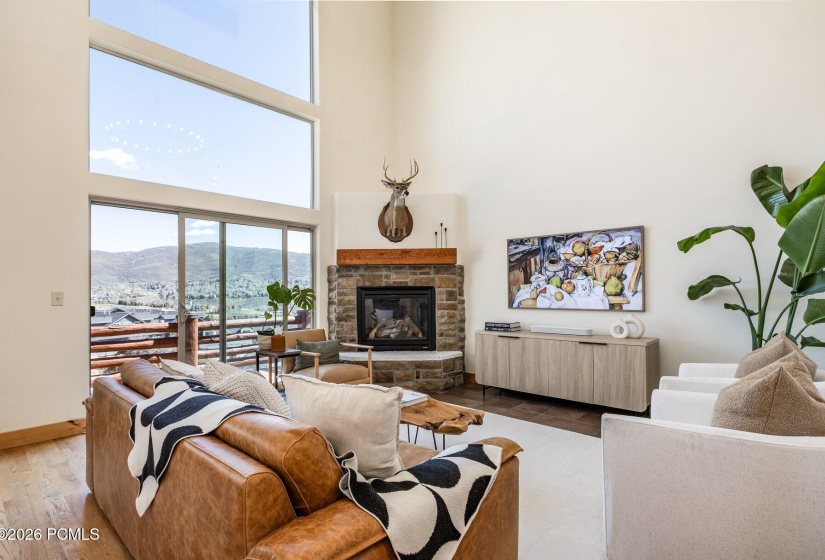 004_3360cedardrive-23_84