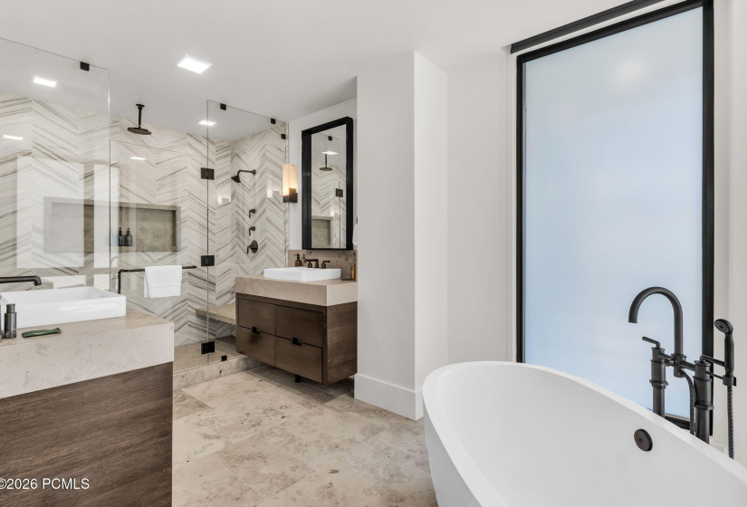 17-web-or-mls-7697-village-way-104