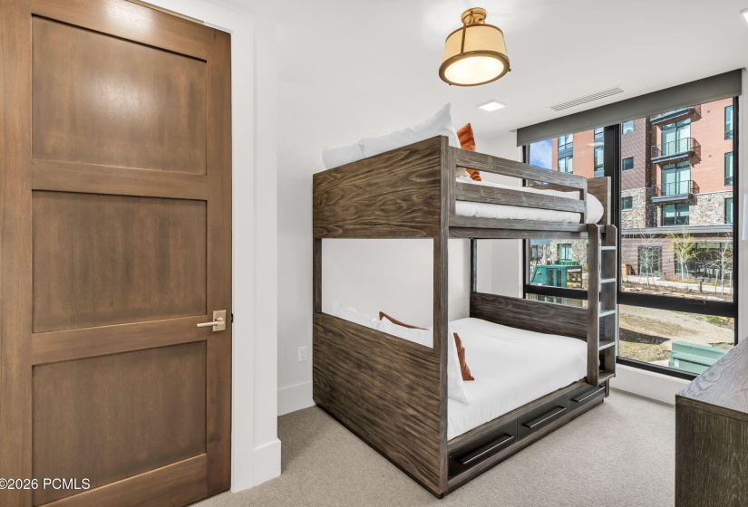 21-web-or-mls-7697-village-way-104