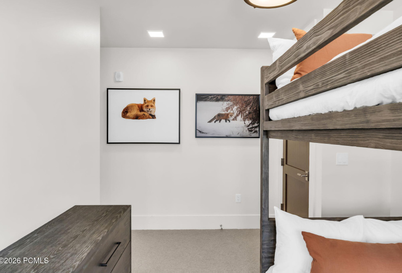 22-web-or-mls-7697-village-way-104