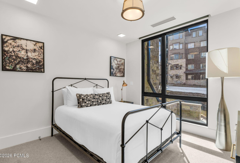 28-web-or-mls-7697-village-way-104