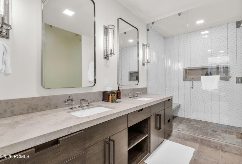 34-web-or-mls-7697-village-way-104