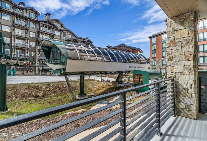 37-web-or-mls-7697-village-way-104