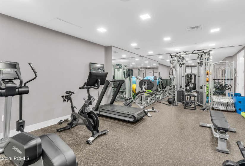 46-web-or-mls-7697-village-way-104