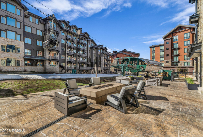 50-web-or-mls-7697-village-way-104