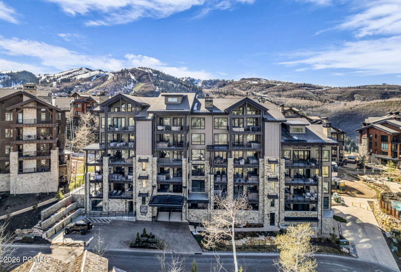 53-web-or-mls-7697-village-way-104