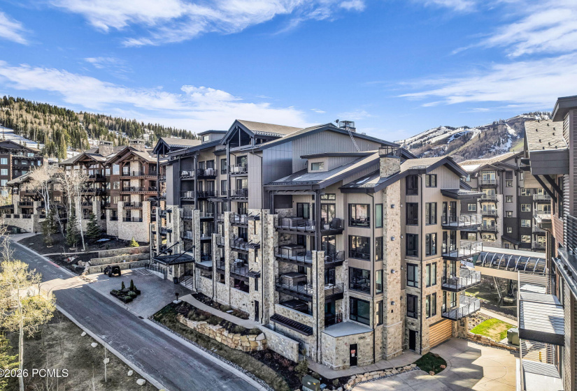 54-web-or-mls-7697-village-way-104