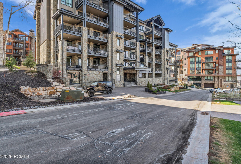 55-web-or-mls-7697-village-way-104