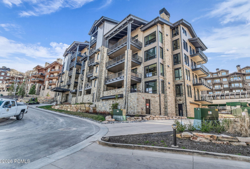 57-web-or-mls-7697-village-way-104