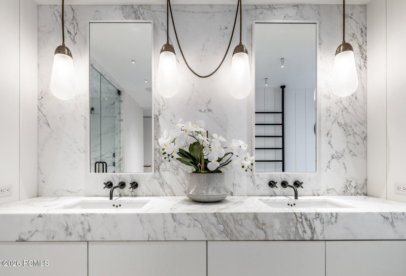 027_41-130websterct41_895