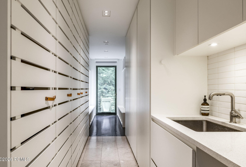 031_45-130websterct45_275