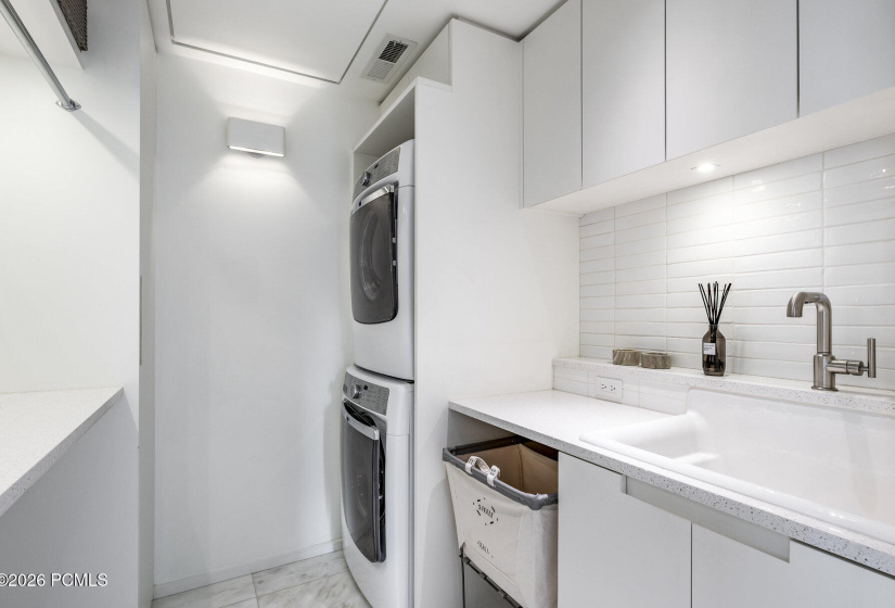 045_60-130websterct60_73