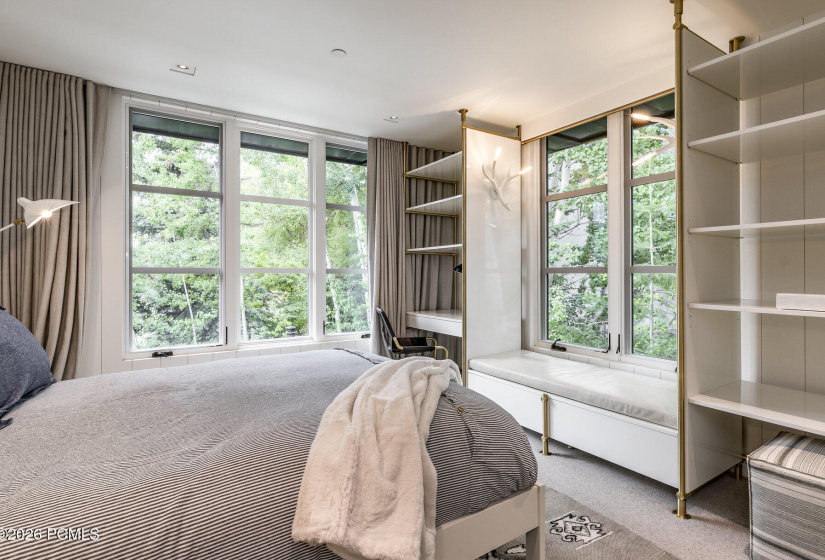 055_68-130websterct68_567