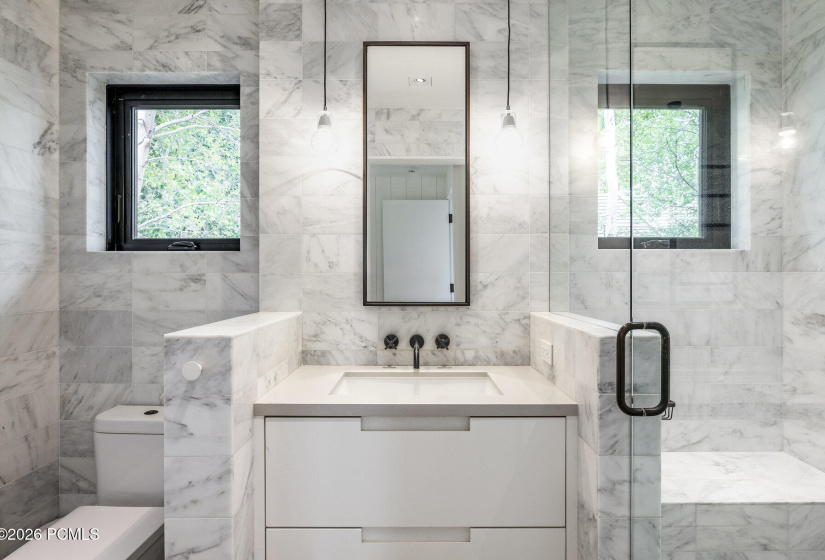 056_70-130websterct70_337