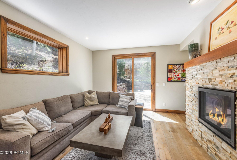 026_7457buckboarddr32_32