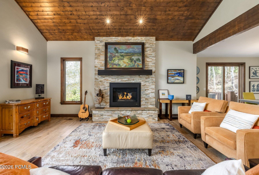 089_7457buckboarddr3_200