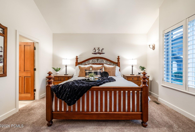 021_1164nvillagecircle-28_304