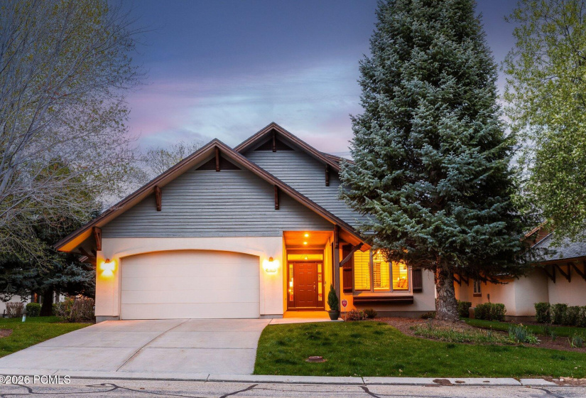 002_1164nvillagecircle-09_301