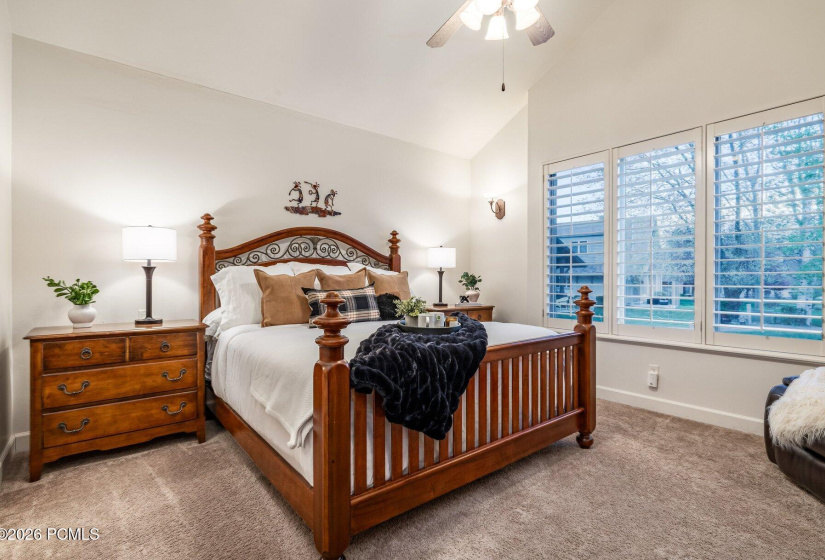 022_1164nvillagecircle-29_156