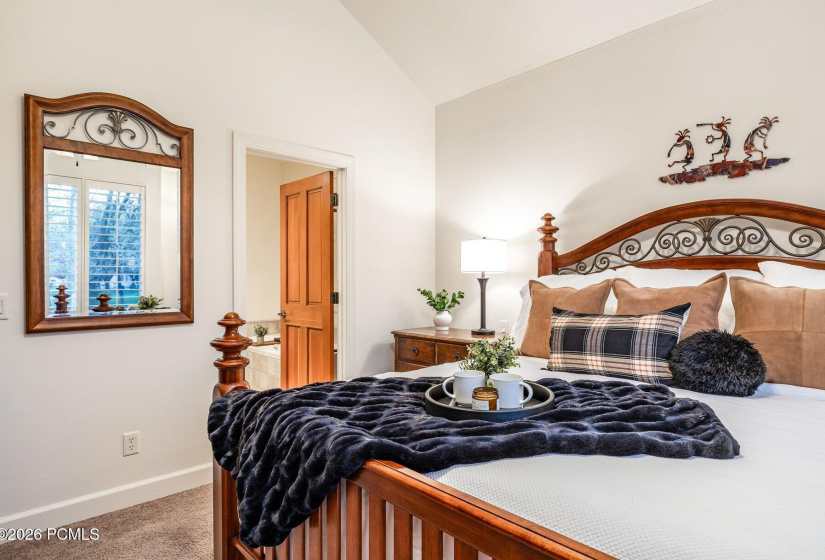 024_1164nvillagecircle-31_194