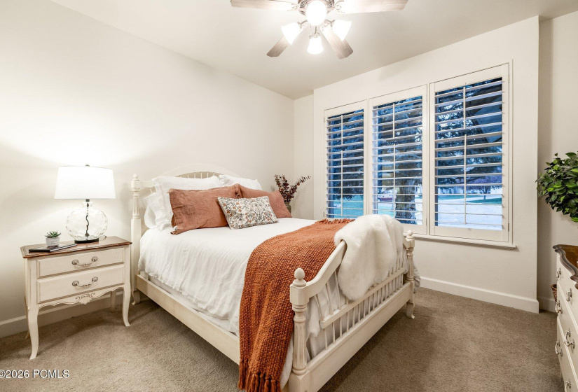 027_1164nvillagecircle-33_674