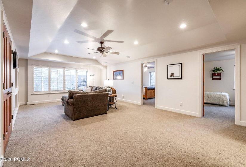 030_1164nvillagecircle-23_281