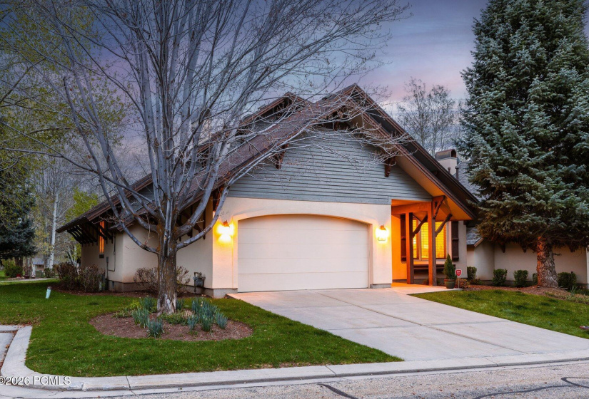 039_1164nvillagecircle-08_773