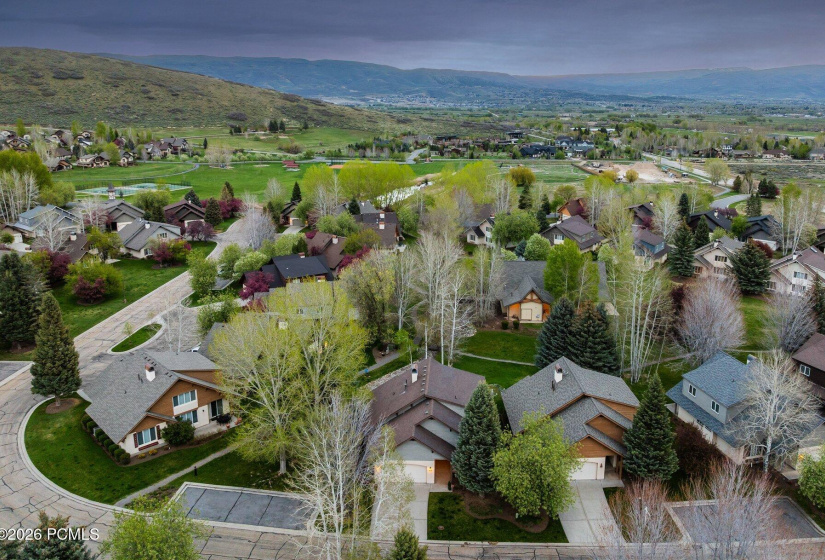 047_1164nvillagecircle-02_680