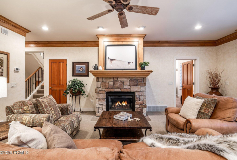 009_1164nvillagecircle-36_724