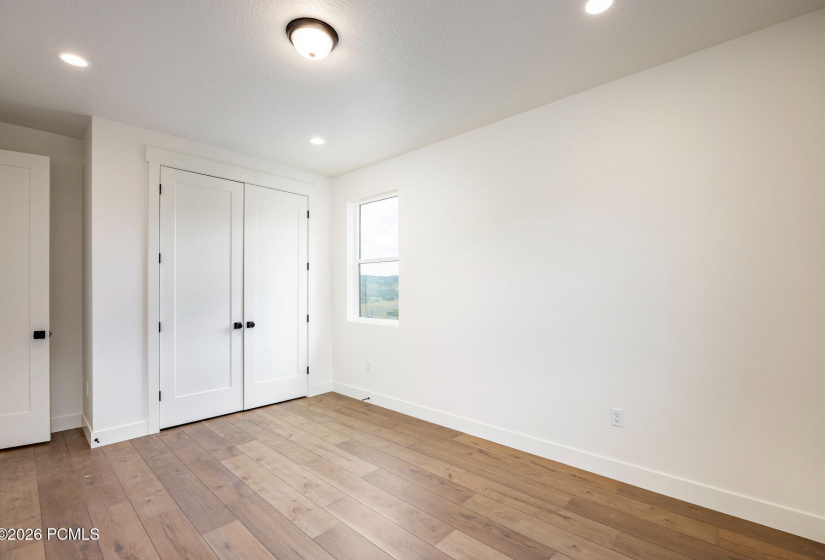 006_025_507_w_ascent_drive016_440_880