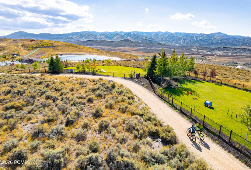 14_Dog Park and Trails_Promontory