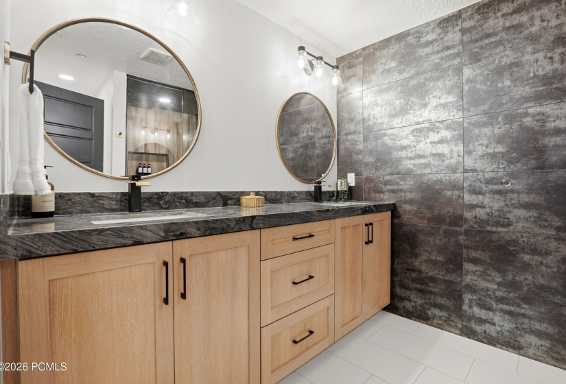 1000 Upper Cove Road, Park City, Utah 84098, 7 Bedroom Bedrooms, ,6 BathroomBathrooms,Residential,For Sale,Upper Cove,12602905