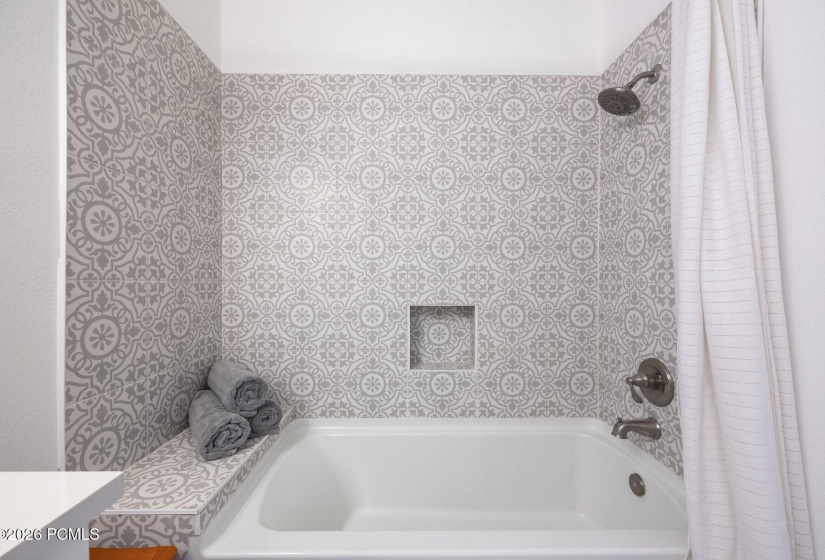 8041 Gambel Drive, Park City, Utah 84098, 2 Bedroom Bedrooms, ,2 BathroomBathrooms,Residential,For Sale,Gambel,12603886